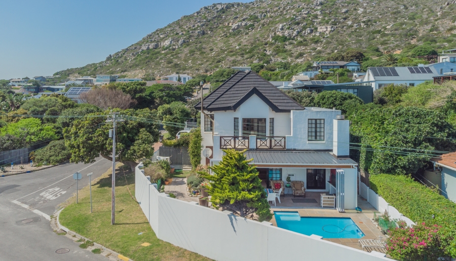 4 Bedroom Property for Sale in Kommetjie Western Cape